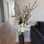 Feriehus Lovely With Secluded Garden *