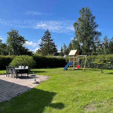 Semesterbostad Lovely With Secluded Garden Rødby