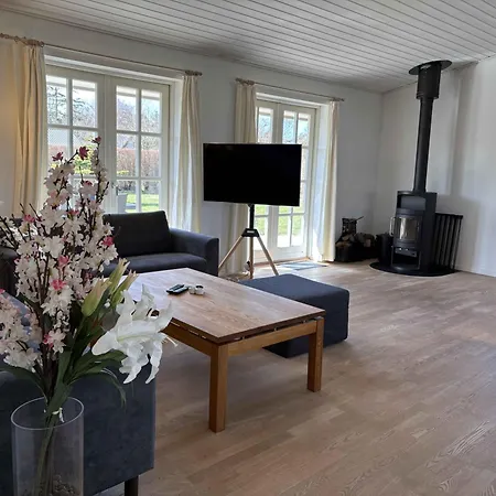 Lovely With Secluded Garden Feriehus Rødby