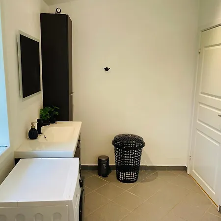Lovely With Secluded Garden *