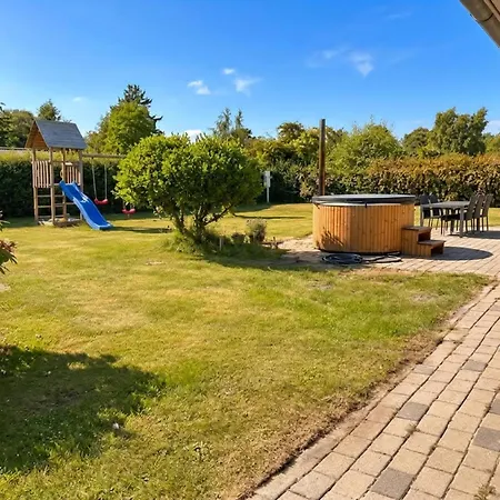 Casa vacanze Lovely With Secluded Garden Rødby