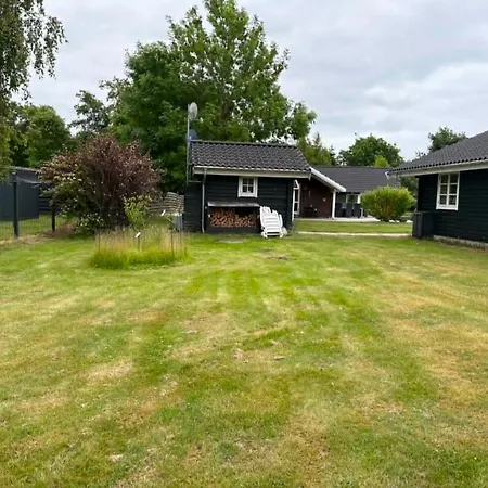 Lovely With Secluded Garden * Rødby