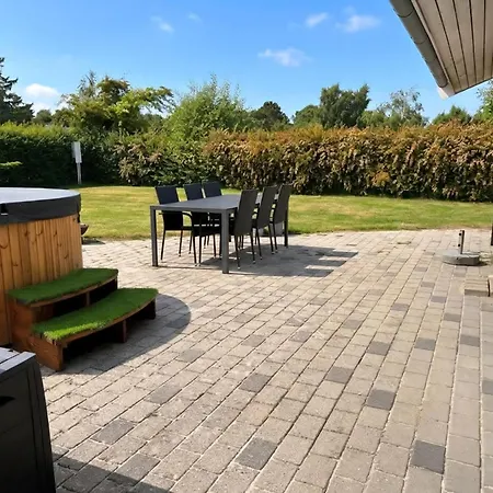 Lovely With Secluded Garden Rødby