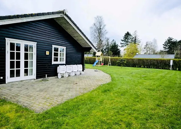 Lovely With Secluded Garden Nyaraló Rødby