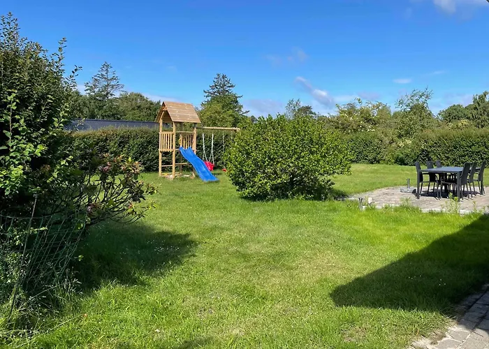 Holiday home Lovely With Secluded Garden *
